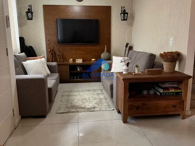 Sobrado 3 quartos e 2 banheiros, à venda, no bairro Urbanova em São José dos Campos