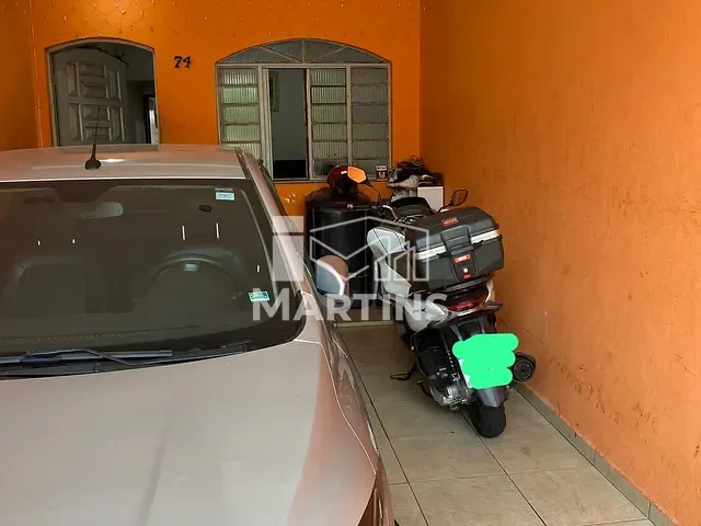 Sobrado 3 quartos e 2 banheiros, à venda, no bairro Parque Pinheiros em Taboão da Serra