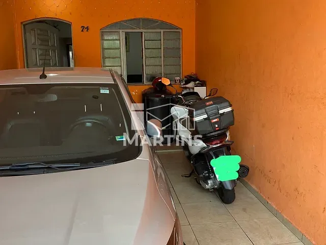 Sobrado 3 quartos e 2 banheiros, à venda, no bairro Parque Pinheiros em Taboão da Serra