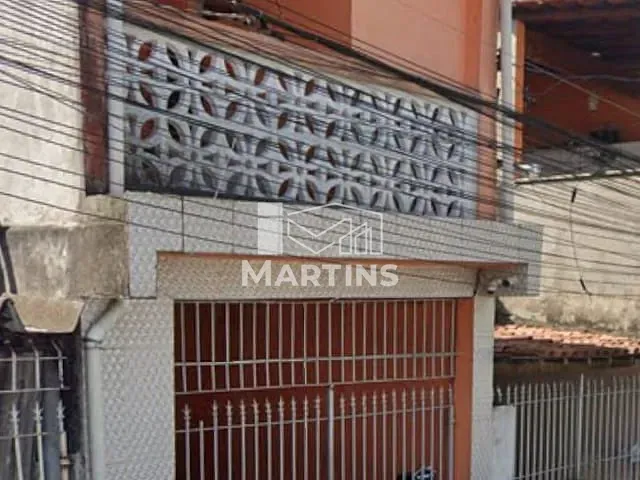 Sobrado 3 quartos e 2 banheiros, à venda, no bairro Parque Pinheiros em Taboão da Serra