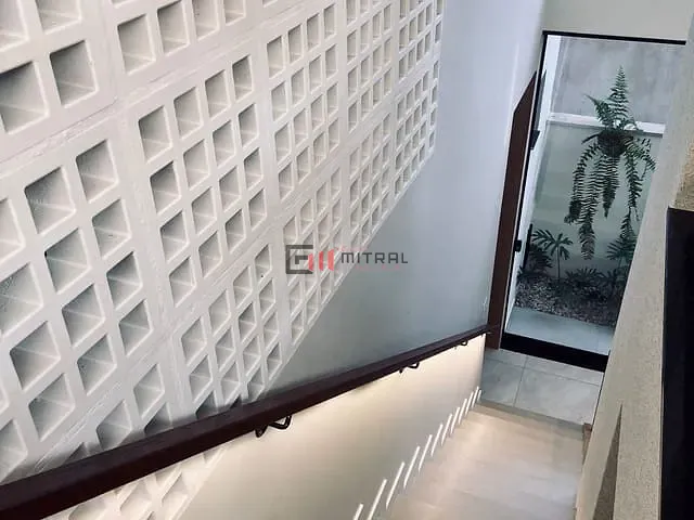 Sobrado com 252m² 3 quartos e 5 banheiros, à venda, no bairro Gleba Simon Frazer em Londrina