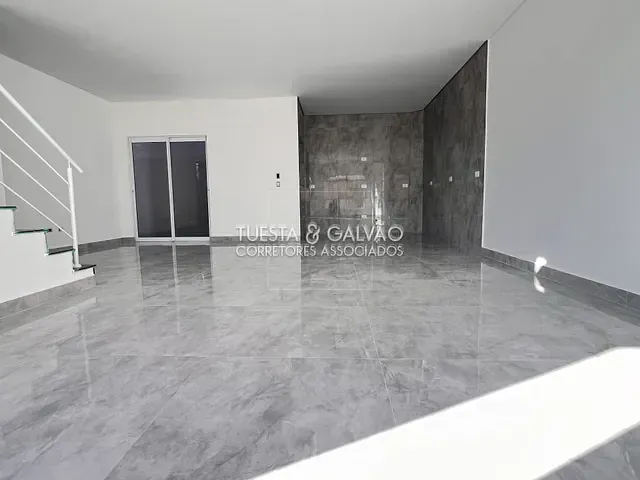 Casa com 125m² 3 quartos e 4 banheiros, à venda, no bairro Boqueirão em Curitiba