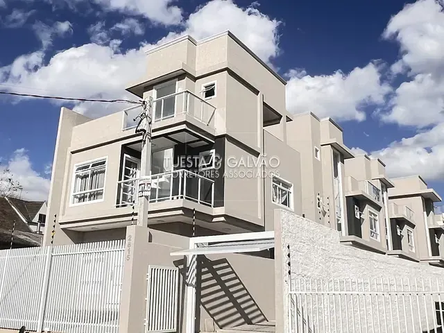 Casa com 125m² 3 quartos e 4 banheiros, à venda, no bairro Boqueirão em Curitiba