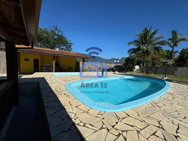 Sobrado com 1350m² 4 quartos e 3 banheiros, à venda, no bairro Travessão em Caraguatatuba