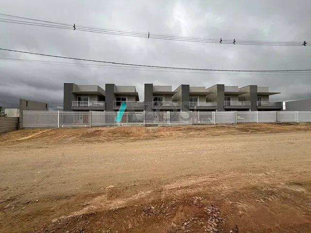 Sobrado com 175m² 3 quartos e 2 banheiros, à venda, no bairro Embu em Colombo