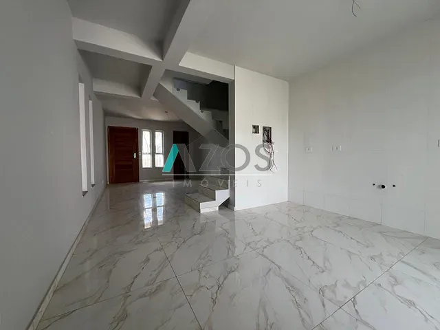 Sobrado com 175m² 3 quartos e 2 banheiros, à venda, no bairro Embu em Colombo