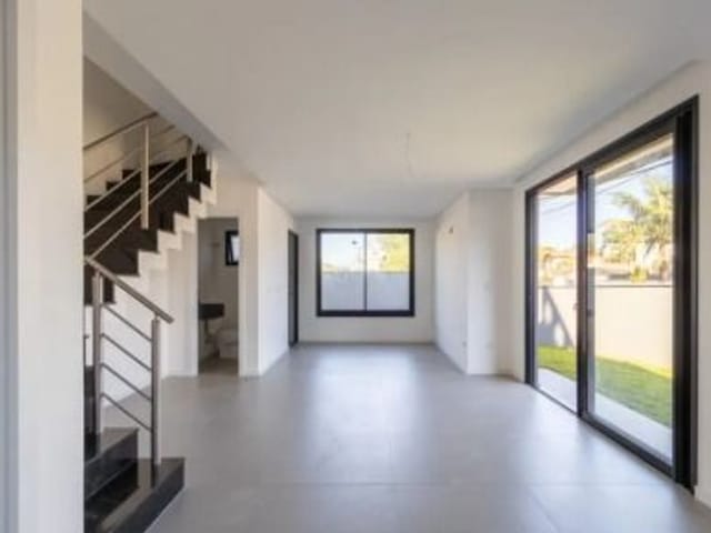 Sobrado com 120m² 3 quartos e 3 banheiros, à venda, no bairro Pilarzinho em Curitiba