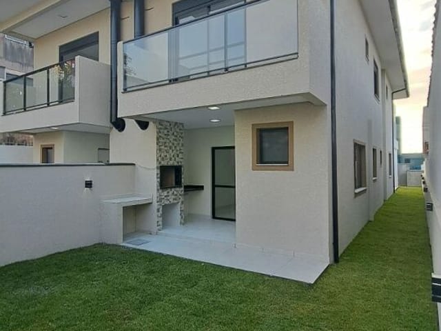 Casa com 198m² 3 quartos e 1 banheiro, à venda, no bairro Canasvieiras em Florianópolis