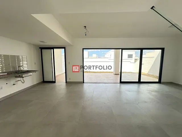 Sobrado com 222m² 3 quartos e 3 banheiros, à venda, no bairro Residencial Jardins Lyon em Aparecida de Goiânia
