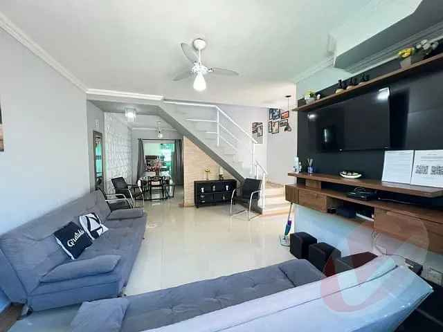 Sobrado com 125m² 3 quartos e 2 banheiros, à venda, no bairro Caiçara em Praia Grande
