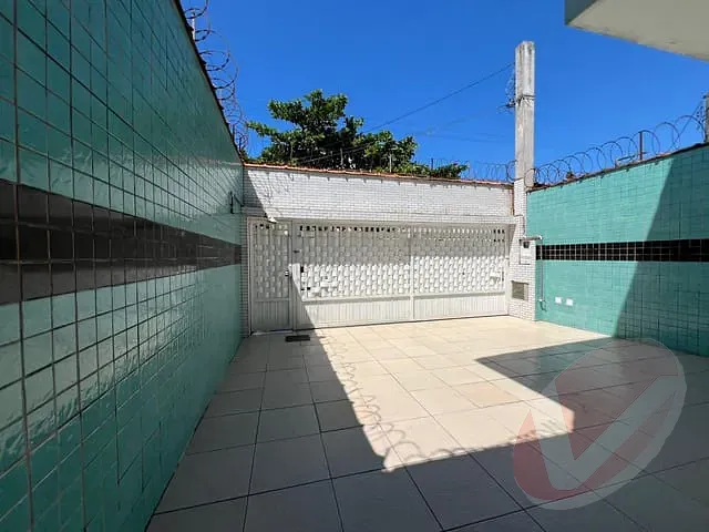 Sobrado com 125m² 3 quartos e 2 banheiros, à venda, no bairro Caiçara em Praia Grande
