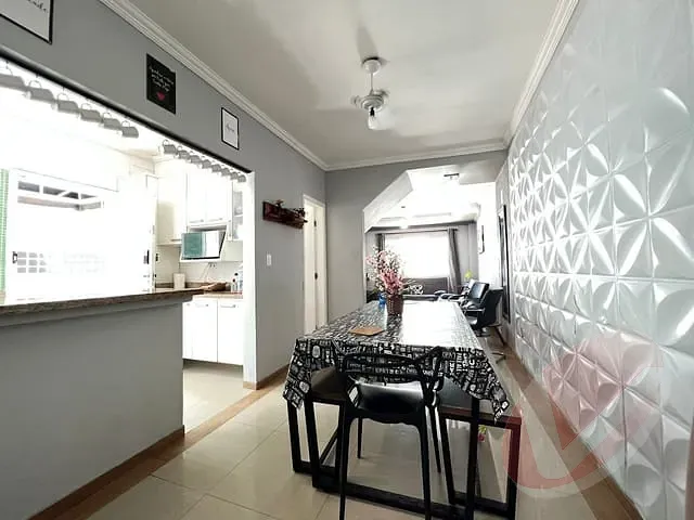 Sobrado com 125m² 3 quartos e 2 banheiros, à venda, no bairro Caiçara em Praia Grande