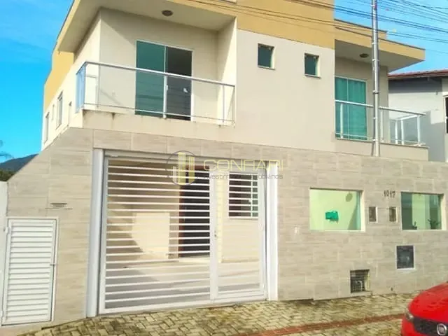 Sobrado com 130m² 3 quartos e 2 banheiros, à venda, no bairro Perequê em Porto Belo