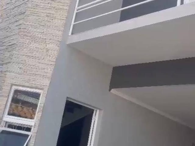 Sobrado com 200m² 2 quartos e 2 banheiros, à venda, no bairro Conjunto Habitacional Vila Réggio em Campinas
