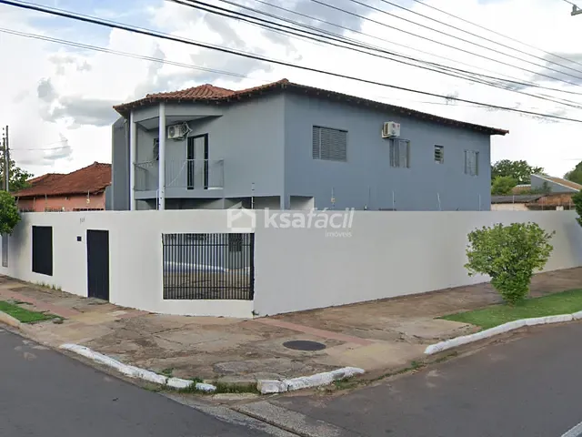 Sobrado com 360m² 4 quartos e 2 banheiros, à venda, no bairro Vila Palmira em Campo Grande