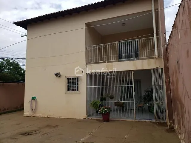 Sobrado com 360m² 4 quartos e 2 banheiros, à venda, no bairro Vila Palmira em Campo Grande