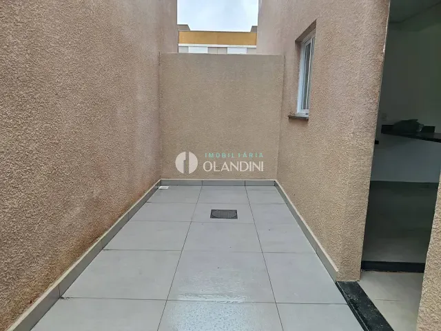 Sobrado 2 quartos e 3 banheiros, à venda ou para alugar, no bairro Residencial dos Ipês em Artur Nogueira