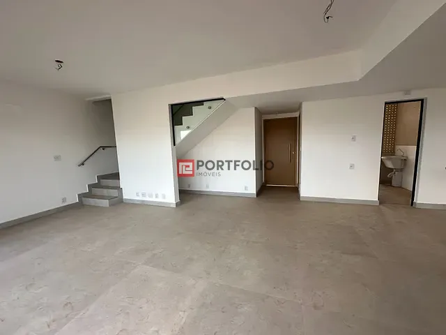 Sobrado com 222m² 3 quartos e 3 banheiros, à venda, no bairro Residencial Jardins Lyon em Aparecida de Goiânia