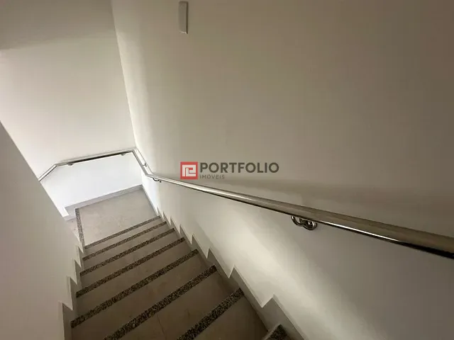 Sobrado com 222m² 3 quartos e 3 banheiros, à venda, no bairro Residencial Jardins Lyon em Aparecida de Goiânia