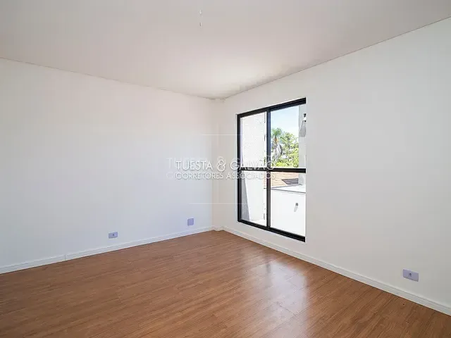Casa com 147m² 3 quartos e 3 banheiros, à venda, no bairro Lindóia em Curitiba