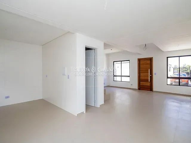 Casa com 147m² 3 quartos e 3 banheiros, à venda, no bairro Lindóia em Curitiba
