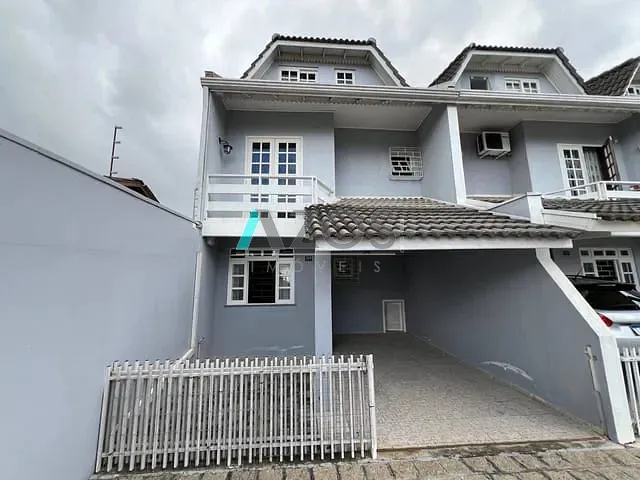 Sobrado com 250m² 3 quartos e 2 banheiros, à venda, no bairro Cajuru em Curitiba