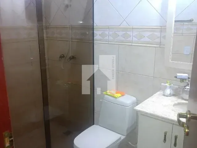 Sobrado com 150m² 3 quartos e 4 banheiros, à venda, no bairro Vila Galvão em Jundiaí