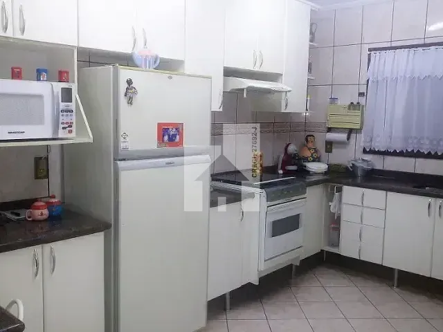 Sobrado com 150m² 3 quartos e 4 banheiros, à venda, no bairro Vila Galvão em Jundiaí