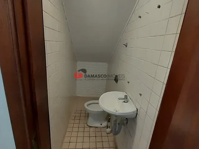 Sobrado com 205m² 3 quartos e 1 banheiro, para alugar, no bairro Santa Maria em São Caetano do Sul