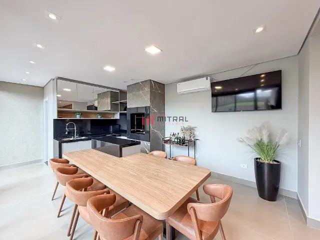 Sobrado 4 quartos e 2 banheiros, à venda, no bairro Cidade Industrial 2 em Londrina
