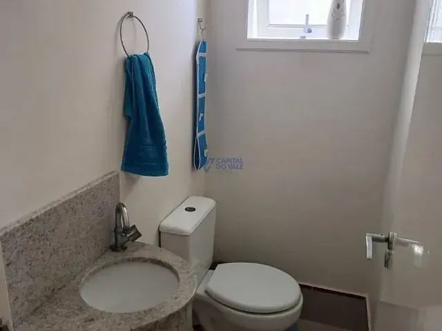 Sobrado com 130m² 3 quartos e 2 banheiros, à venda, no bairro Jardim das Indústrias em São José dos Campos