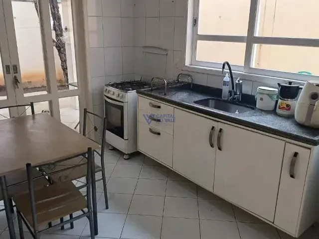 Sobrado com 130m² 3 quartos e 2 banheiros, à venda, no bairro Jardim das Indústrias em São José dos Campos