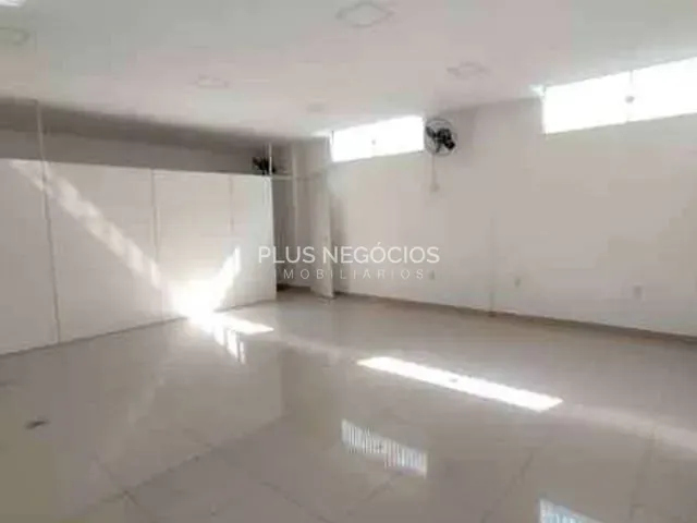 Sobrado com 200m², à venda, no bairro Wanel Ville em Sorocaba
