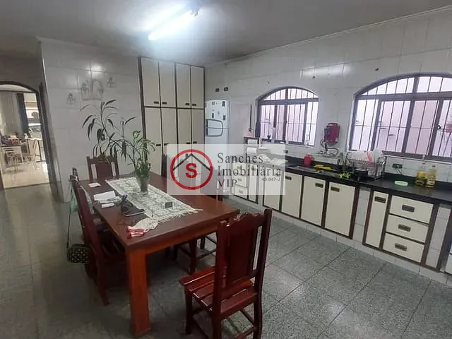 Sobrado 4 quartos e 3 banheiros, à venda, no bairro Quinta da Paineira em São Paulo
