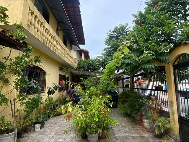 Sobrado com 250m² 3 quartos e 2 banheiros, à venda, no bairro Caiçara em Praia Grande