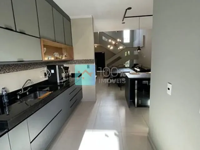 Sobrado com 250m² 5 quartos e 5 banheiros, à venda, no bairro Loteamento Residencial Campos do Conde II em Não informado