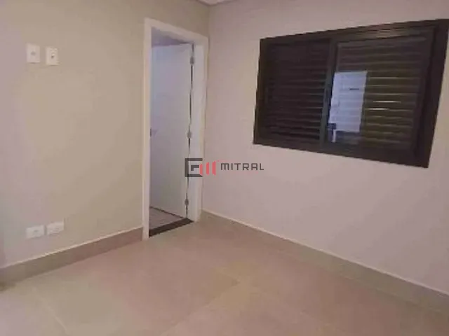 Sobrado com 257m² 4 quartos e 5 banheiros, à venda, no bairro Conjunto Habitacional Alexandre Urbanas em Londrina