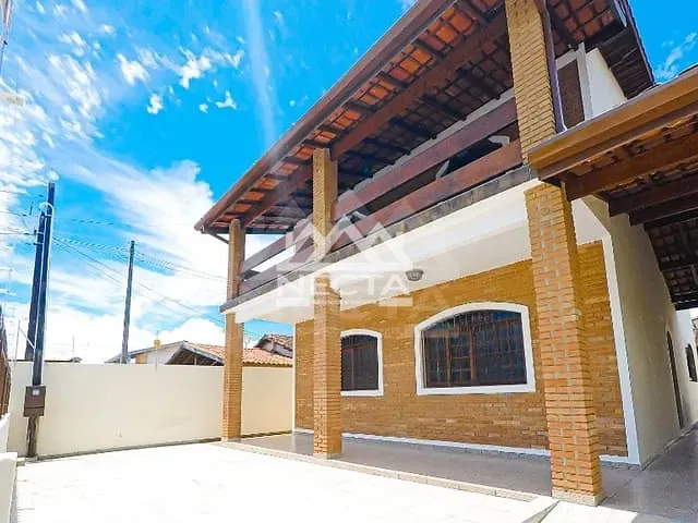 Sobrado com 300m² 6 quartos e 6 banheiros, à venda, no bairro Caputera em Caraguatatuba