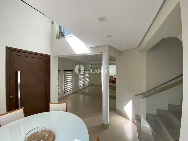 Sobrado com 256m² 3 quartos e 2 banheiros, à venda, no bairro Parque Residencial Arrivabene em Artur Nogueira