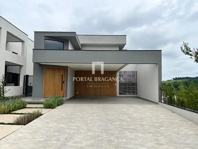 Sobrado com 335m² 3 quartos e 5 banheiros, à venda, no bairro Condomínio Residencial e Comercial Fazenda Santa Petronilla em Bragança Paulista