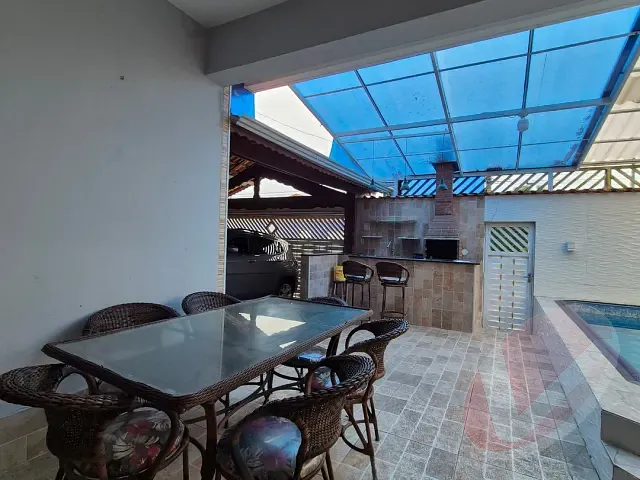 Sobrado 4 quartos e 3 banheiros, à venda, no bairro Flórida em Praia Grande