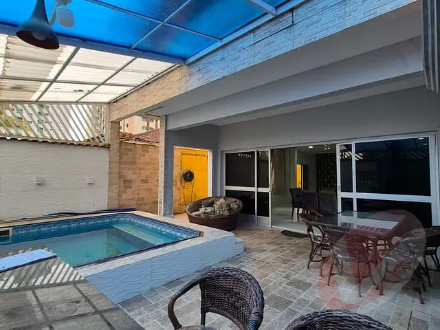 Sobrado 4 quartos e 3 banheiros, à venda, no bairro Flórida em Praia Grande