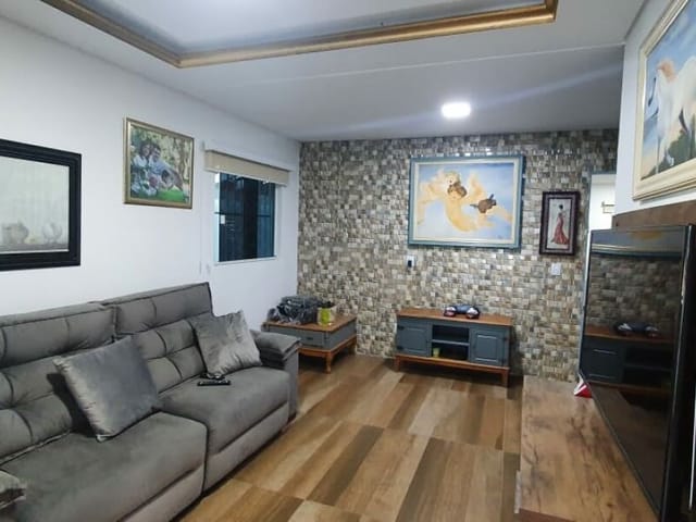 Sobrado com 360m² 5 quartos e 4 banheiros, à venda, no bairro Ingleses do Rio Vermelho em Florianópolis