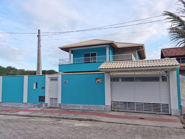 Sobrado com 360m² 5 quartos e 4 banheiros, à venda, no bairro Ingleses do Rio Vermelho em Florianópolis