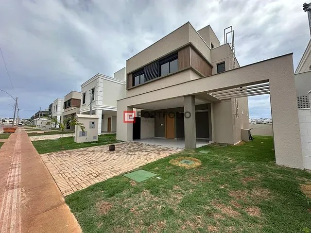 Sobrado 4 quartos e 4 banheiros, à venda, no bairro Residencial Jardins Lyon em Aparecida de Goiânia