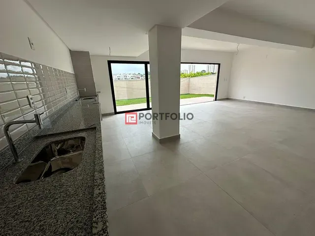 Sobrado 4 quartos e 4 banheiros, à venda, no bairro Residencial Jardins Lyon em Aparecida de Goiânia