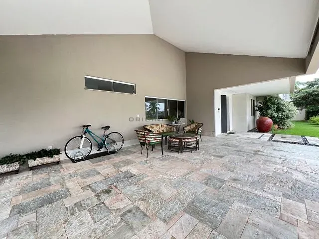 Sobrado com 1150m² 3 quartos e 6 banheiros, à venda, no bairro Residencial Damha I em Campo Grande