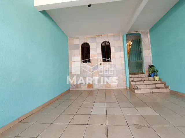 Sobrado com 133m² 4 quartos e 2 banheiros, à venda, no bairro Parque Pinheiros em Taboão da Serra
