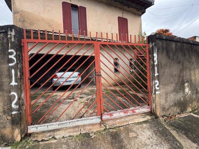 Sobrado com 283m² 3 quartos e 1 banheiro, à venda, no bairro Parque Valença II em Campinas
