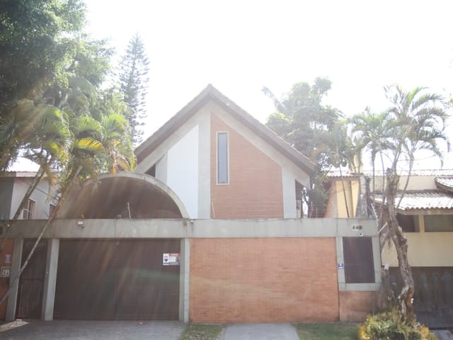 Foto do Sobrado - Sobrado para venda em Jardim Morumbi com 4 quartos, sendo 2 suítes, 390m² | Lares e Andares Imóveis